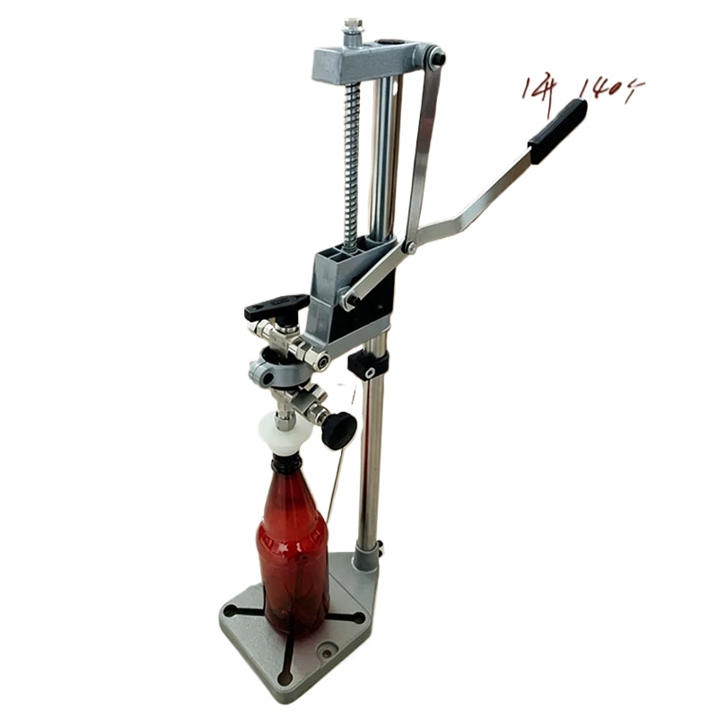 Wine Beer & Deli Reviews - Macchina Manuale per Pressare Tappi di